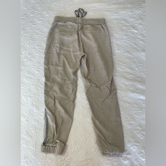 Banana Republic tan jogger. - Picture 4 of 5